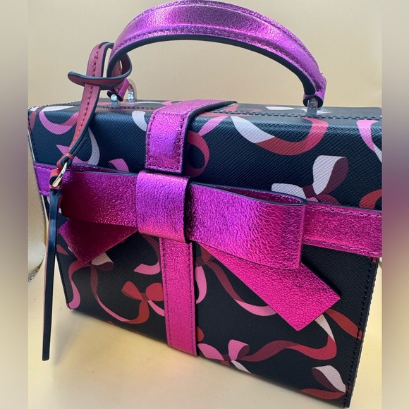Nwt Kate spade ‘wrapping party’ shoulder bag - Picture 2 of 14